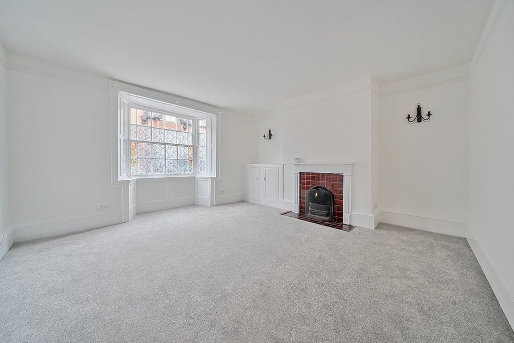 Property photo 3 of 21