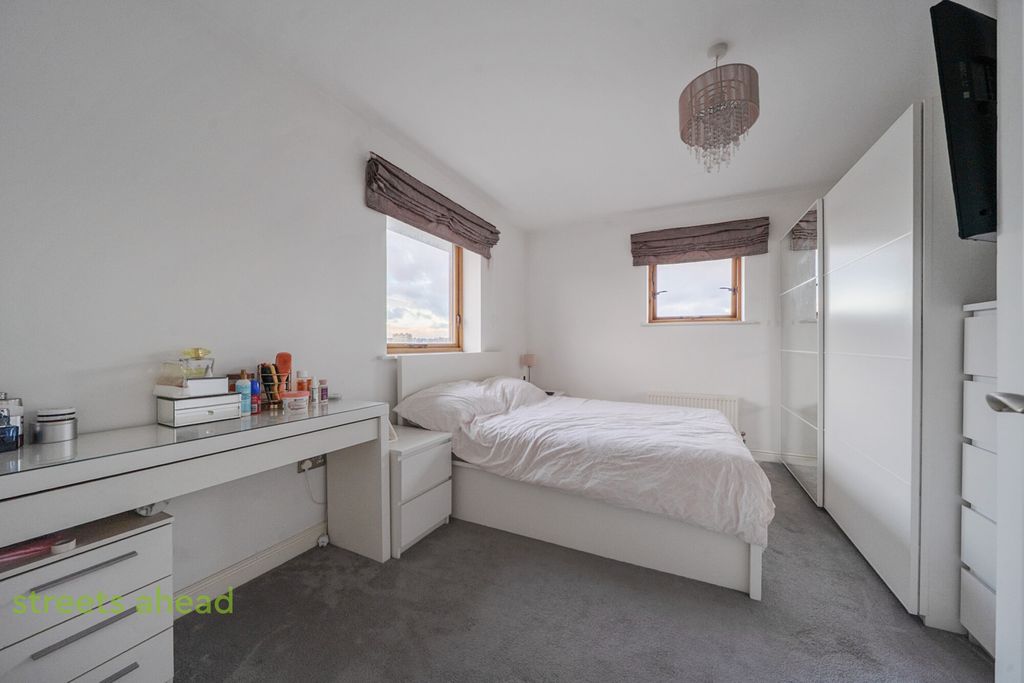 Property photo 3 of 11 d7c78723-Cf9A-427...