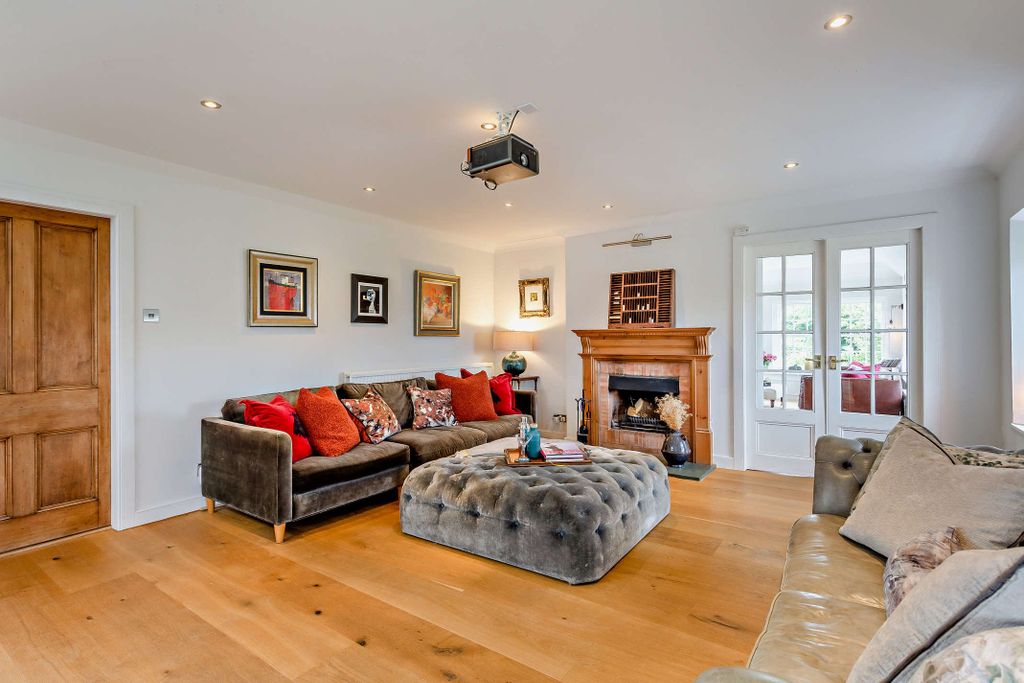 Property photo 2 of 23 Picture No. 05
