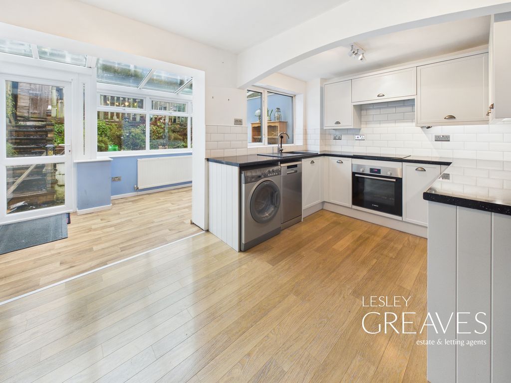 Property photo 2 of 17 Kitchen