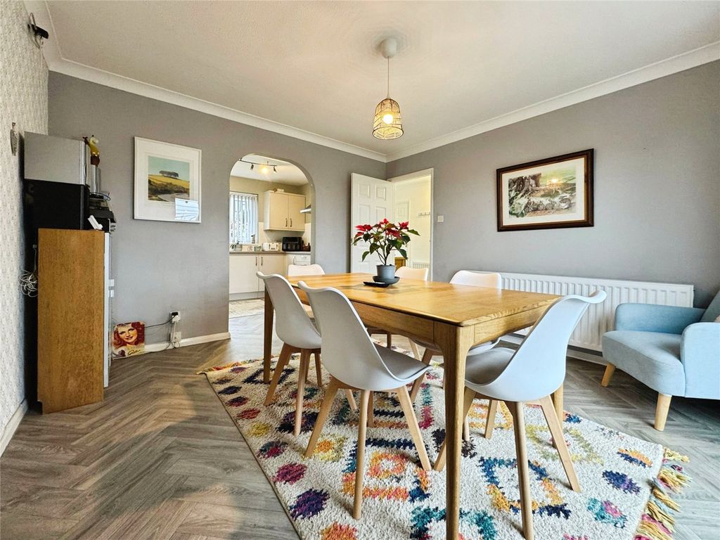 Property photo 3 of 19 Dining Room