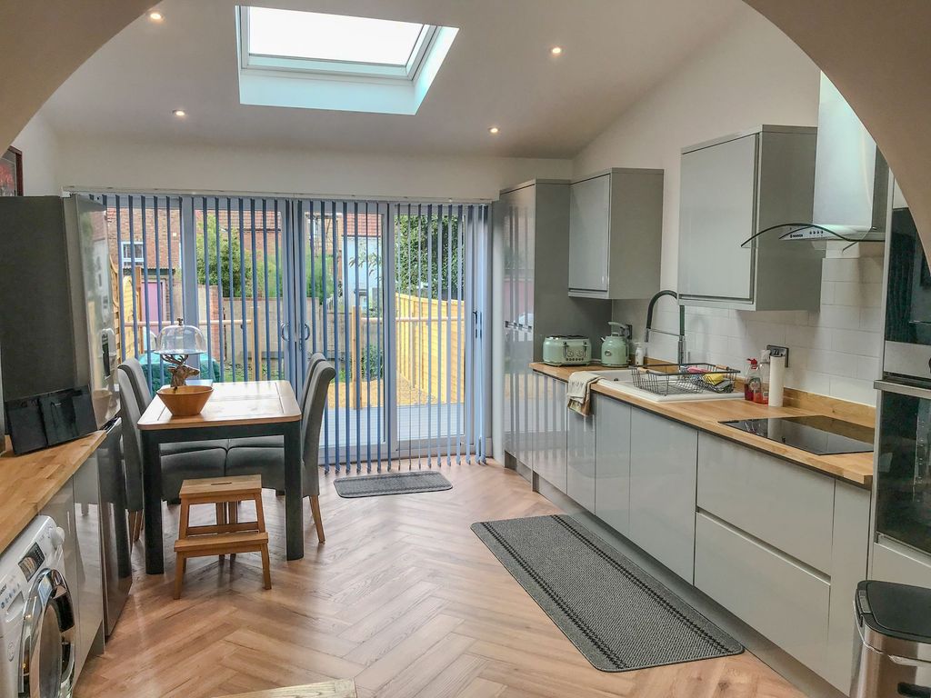 Property photo 2 of 19