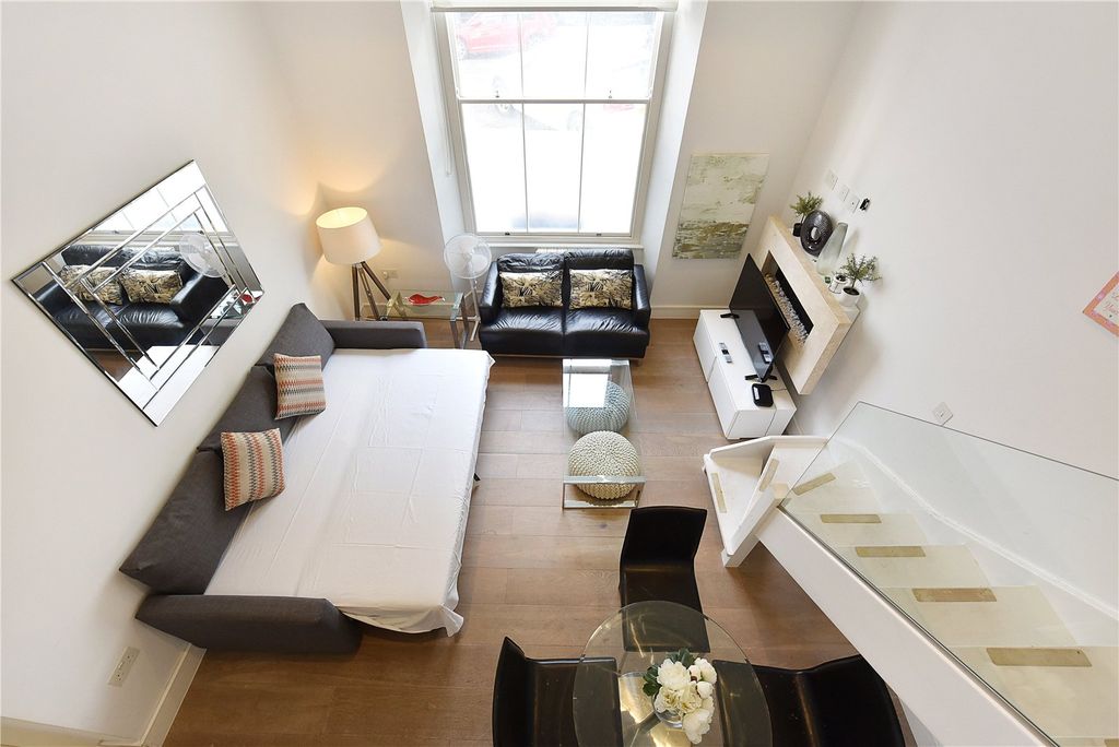 Property photo 3 of 11 Picture No. 26