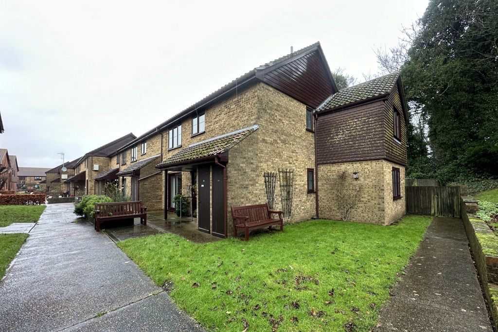 Property photo 1 of 11 Photo 10