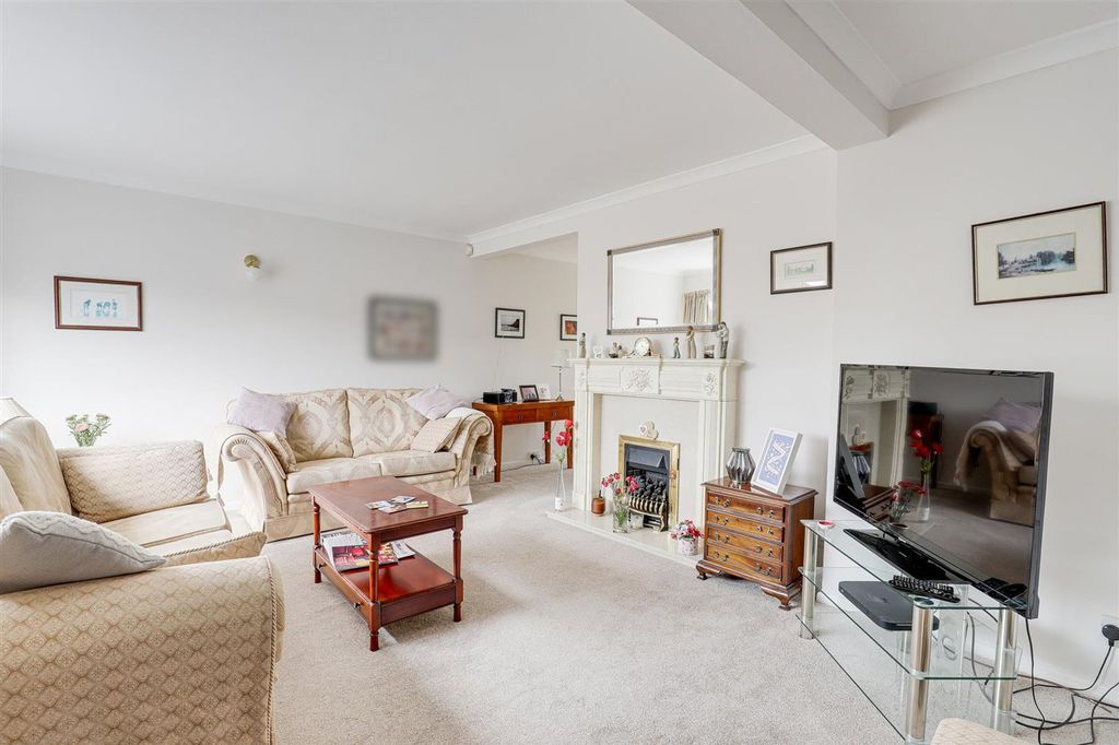 Property photo 3 of 21