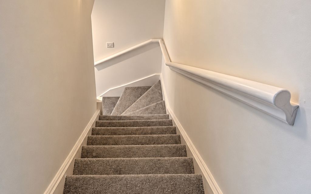 Property photo 2 of 12 12_Staircase