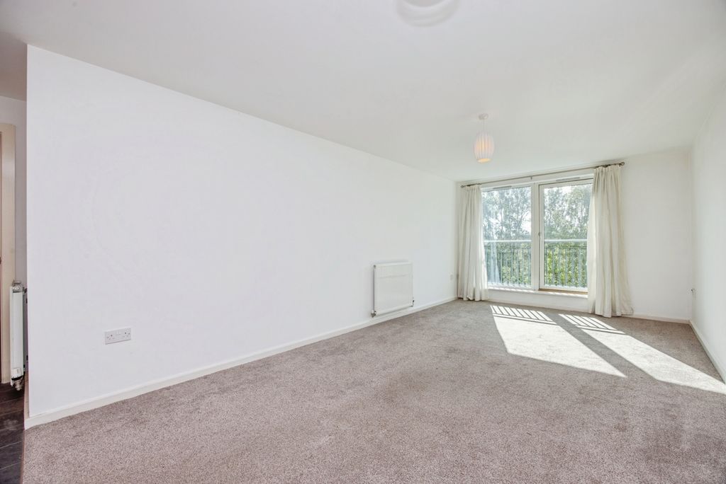 Property photo 3 of 17 Photo