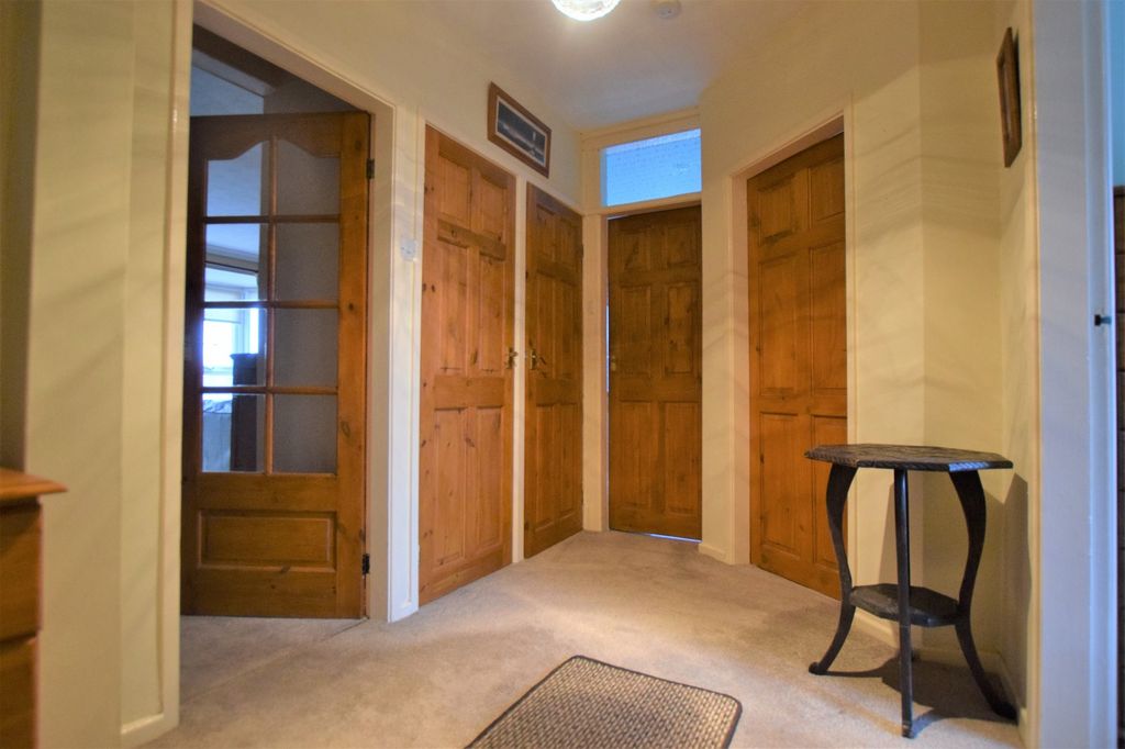 Property photo 2 of 10 Hall