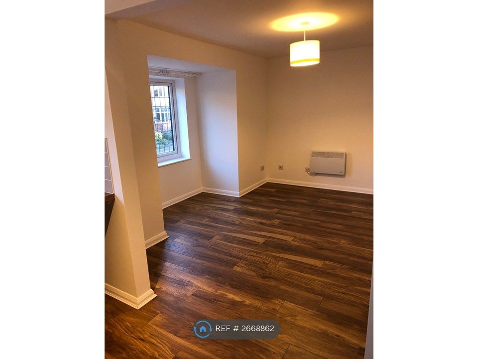 Property photo 2 of 14 Living Room