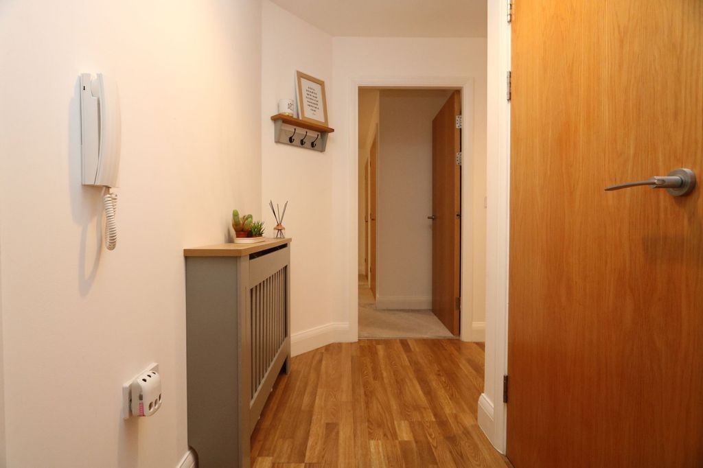 Property photo 3 of 21