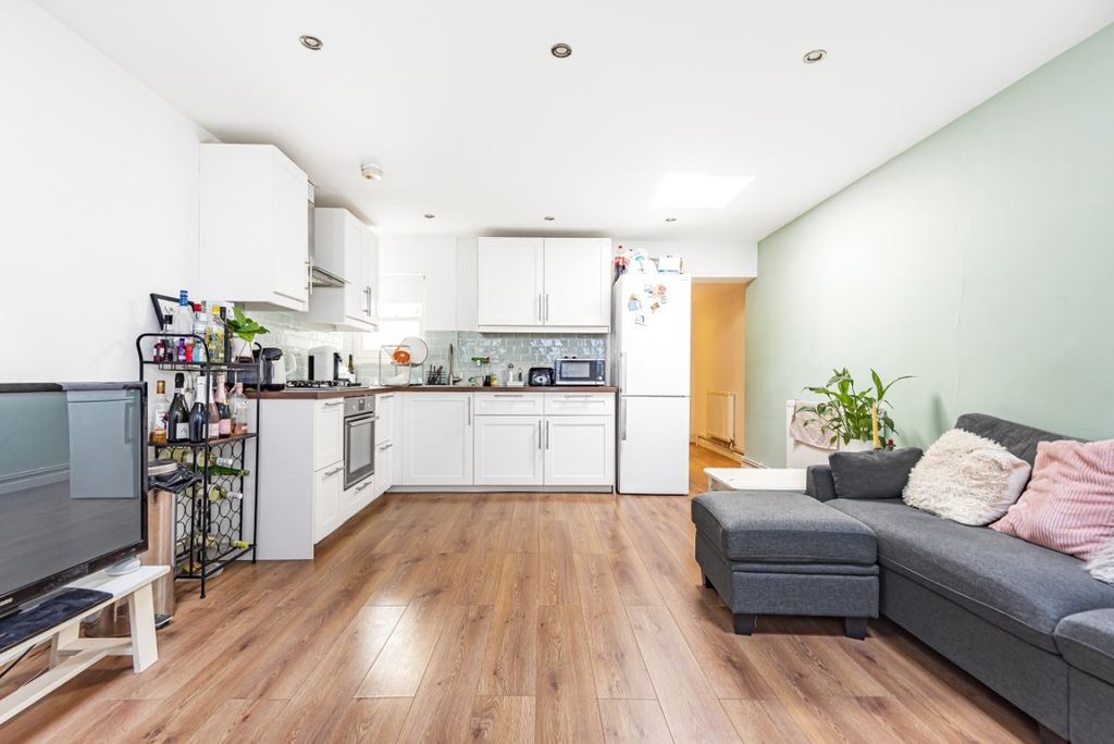 Property photo 2 of 17 840151  (3)