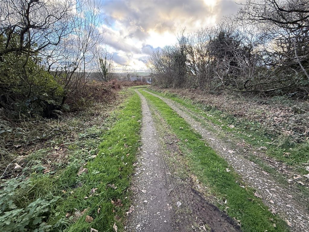 Property photo 3 of 12 Img_5911.Jpg