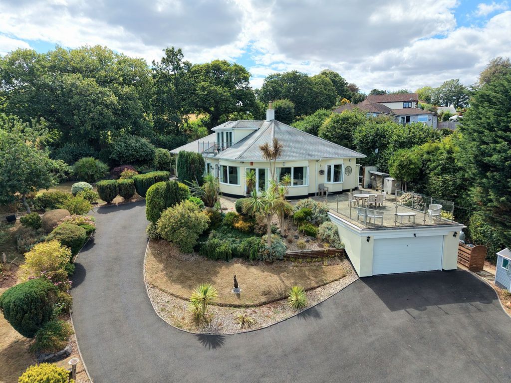 Property photo 1 of 40