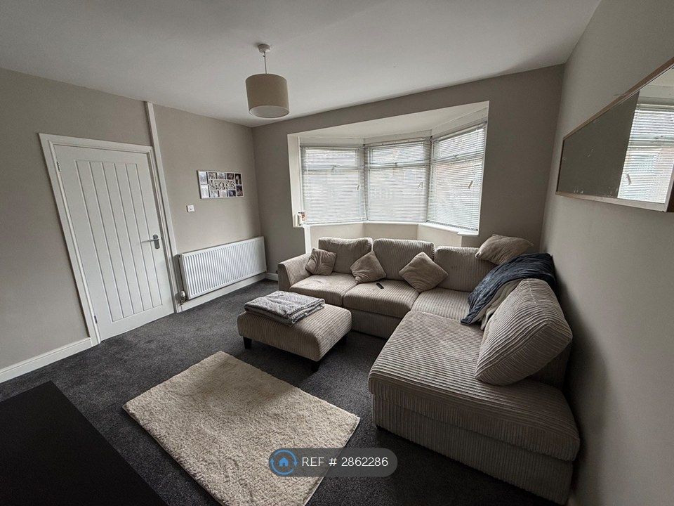 Property photo 3 of 17 Lounge