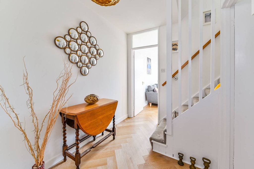 Property photo 3 of 21