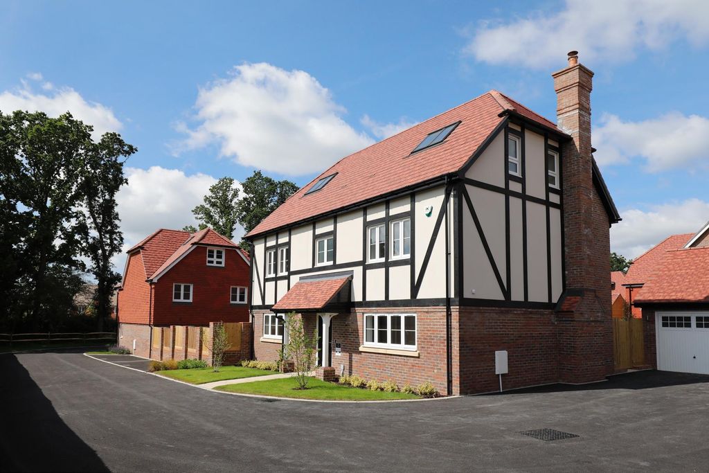 Property photo 1 of 21