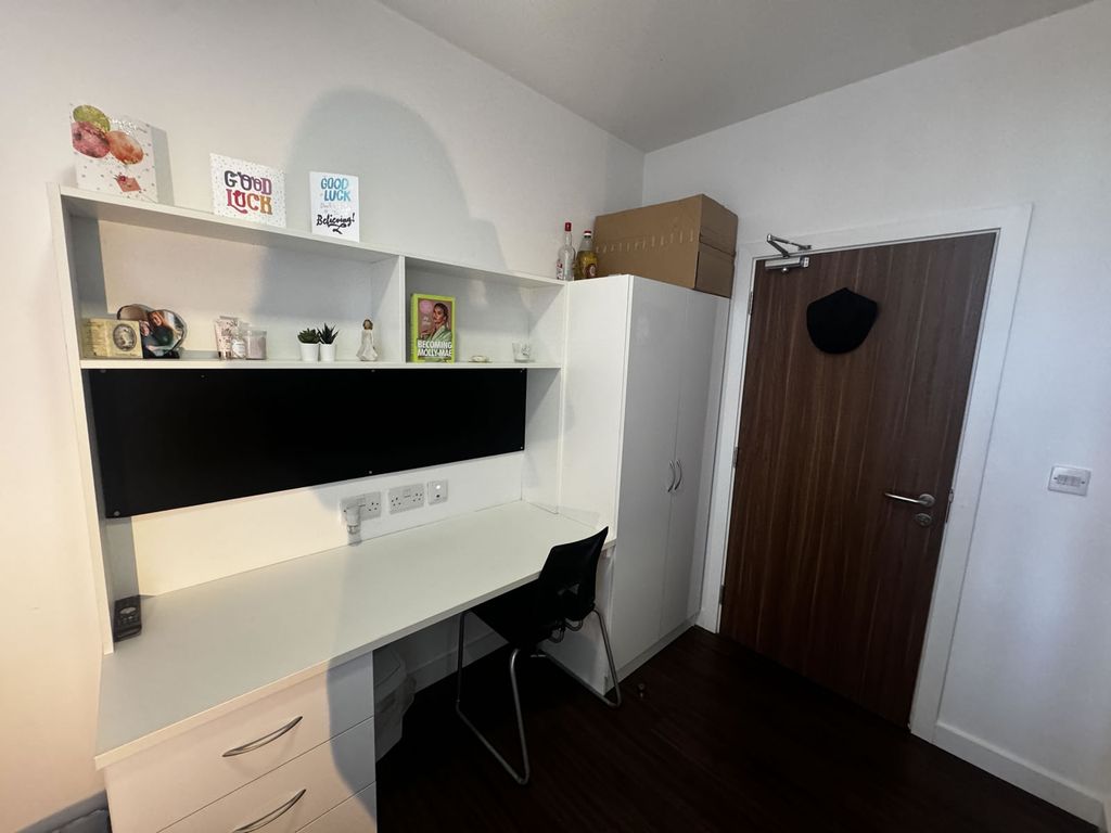 Property photo 2 of 16 210Cpliverpoolimg_9264.Jpg