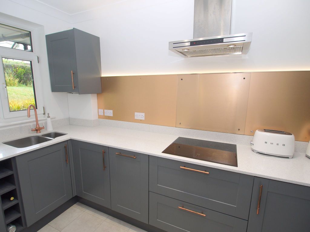 Property photo 3 of 7 Photograph 1