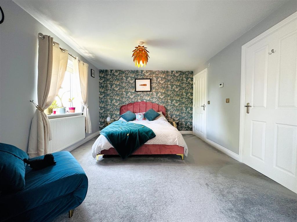 Property photo 3 of 27