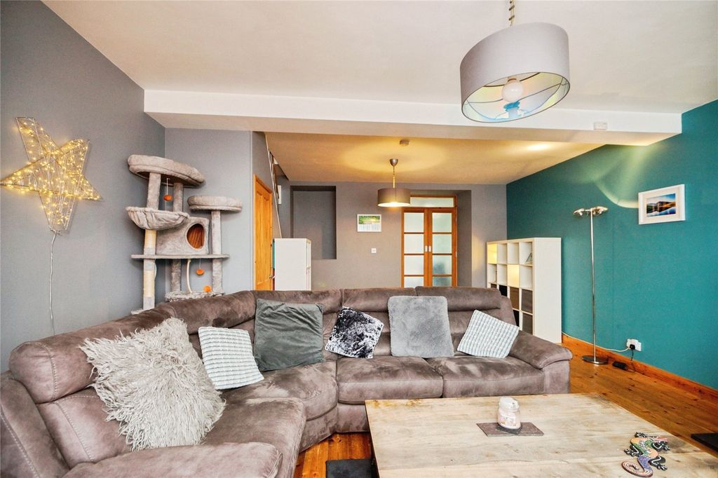 Property photo 3 of 20 Picture No. 30