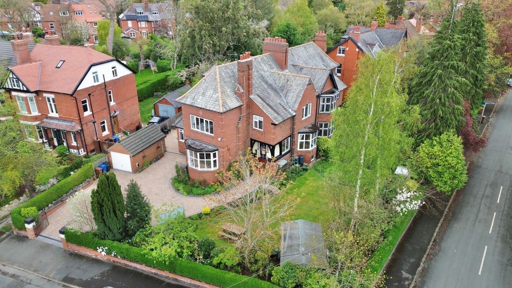 Property photo 2 of 39