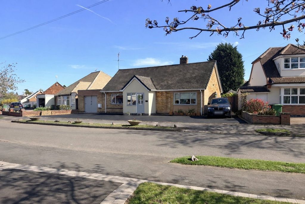Property photo 1 of 33