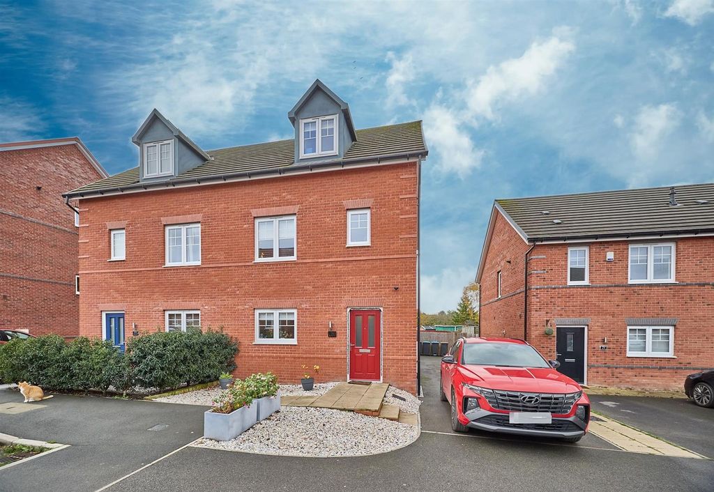 Property photo 1 of 14 Front.Jpg