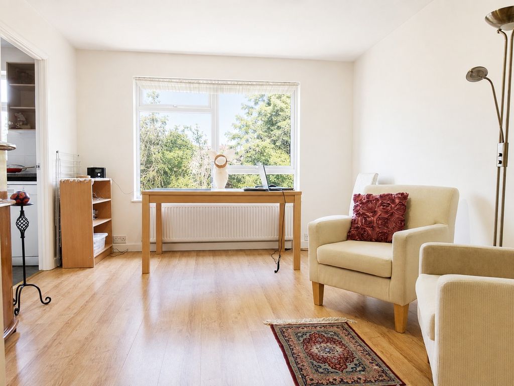 Property photo 2 of 8