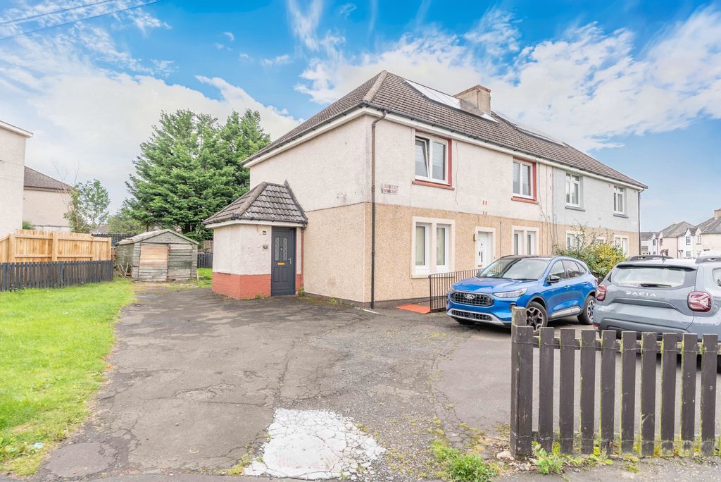 Property photo 1 of 18 2 Bedroom Flat For Sale