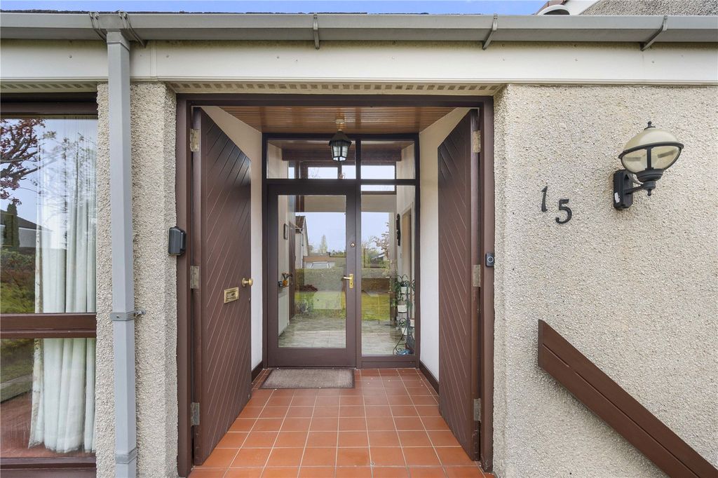 Property photo 2 of 40 15 Burnbrae