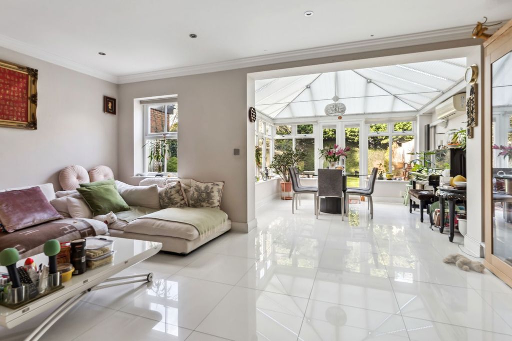 Property photo 2 of 14