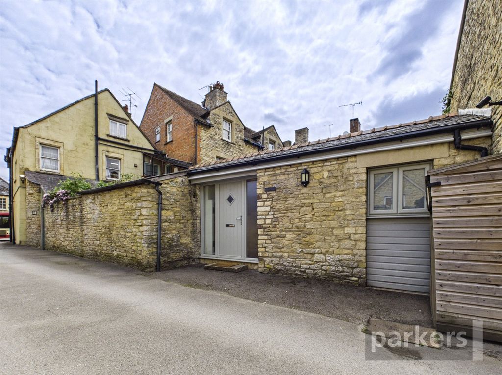 Property photo 1 of 11 External