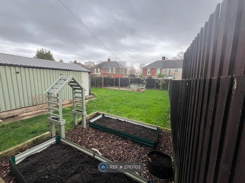 Property photo 2 of 17 Rear