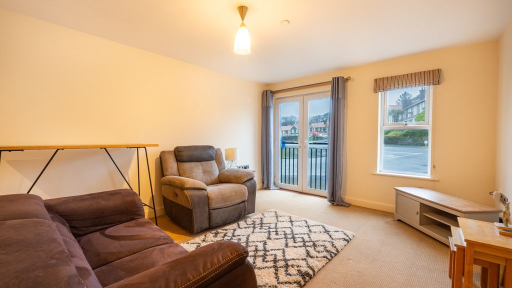 Property photo 2 of 20