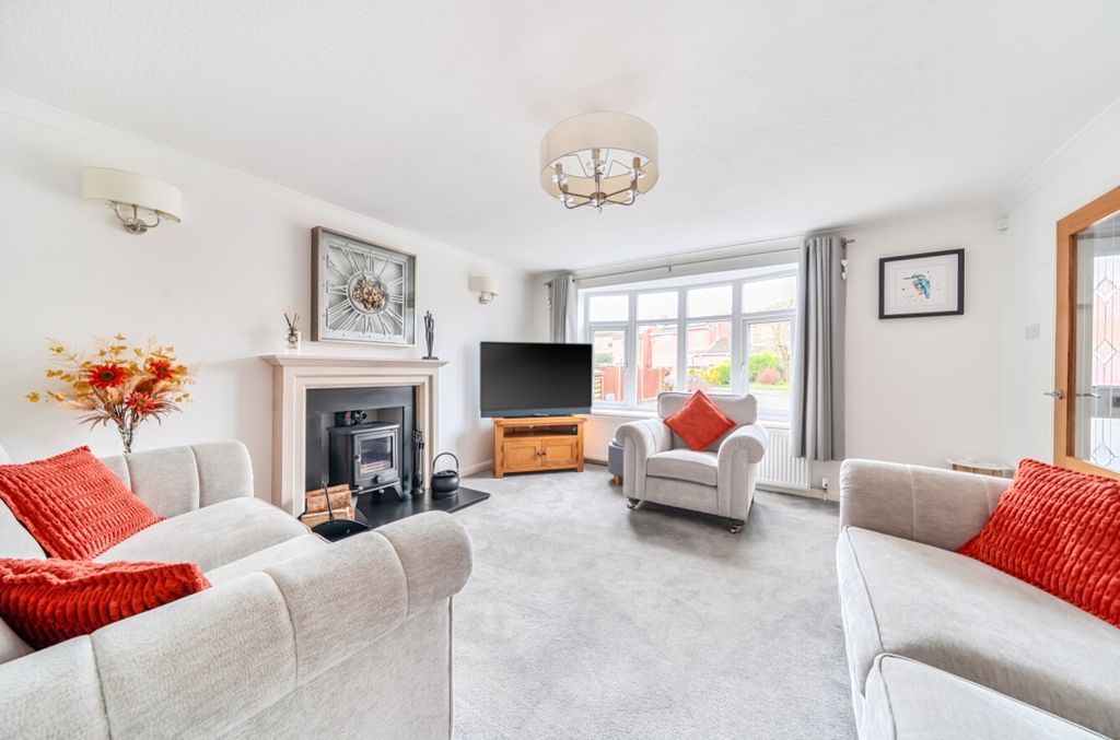 Property photo 2 of 28 1388644-23-696514900640A