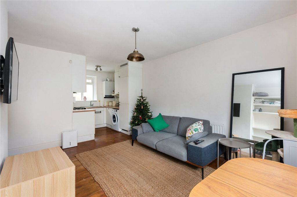 Property photo 3 of 12 Picture No. 21