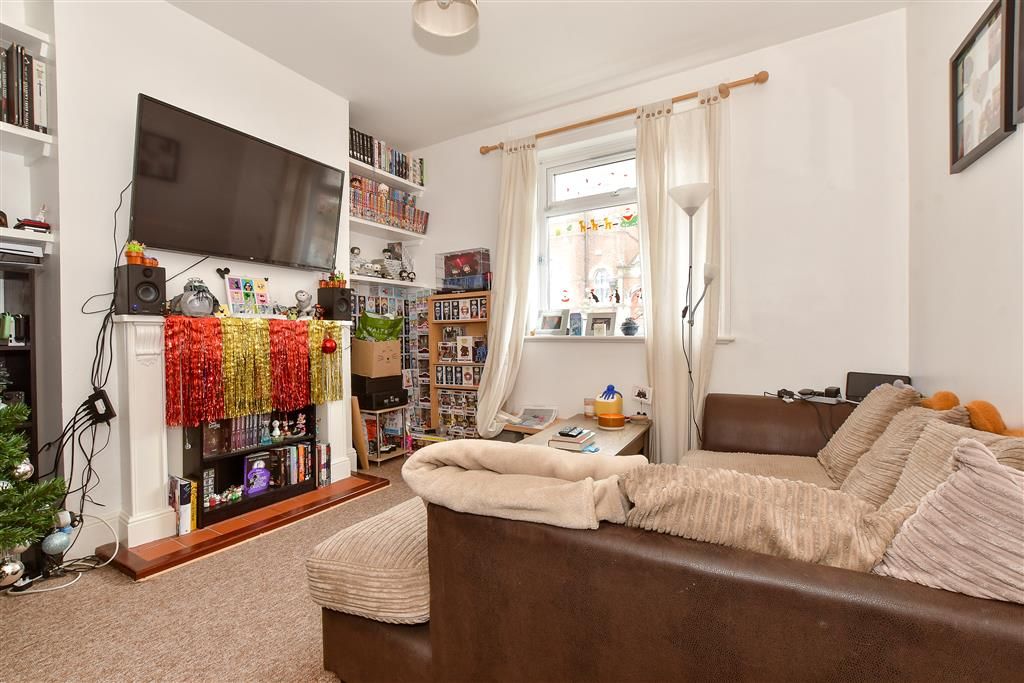 Property photo 3 of 11 Lounge