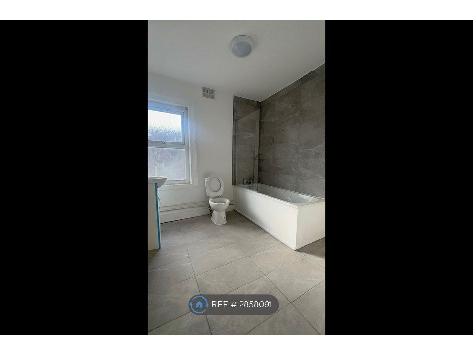 Property photo 3 of 19 Share Large Bathroom