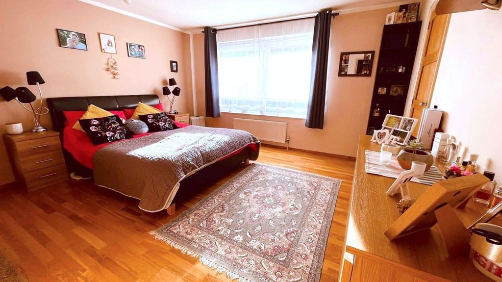 Property photo 1 of 11 0Fbe8937-F0d3-4730-B7F8-3A949A62E2A8.Jpg