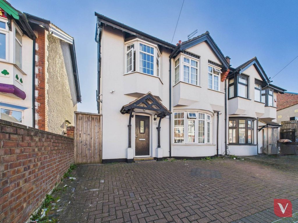 Property photo 1 of 32