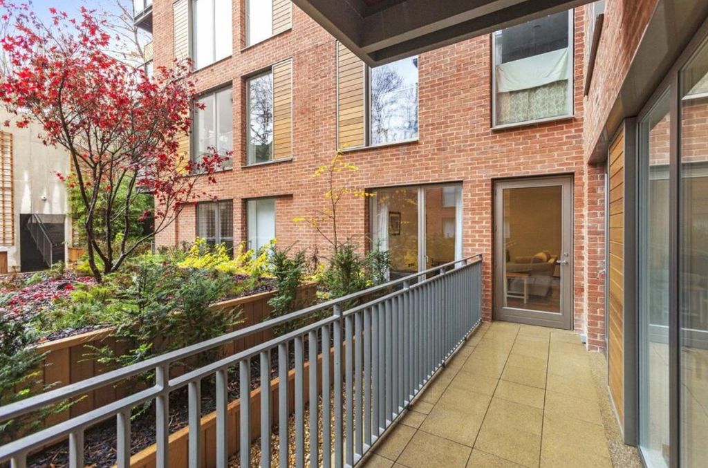 Property photo 3 of 17