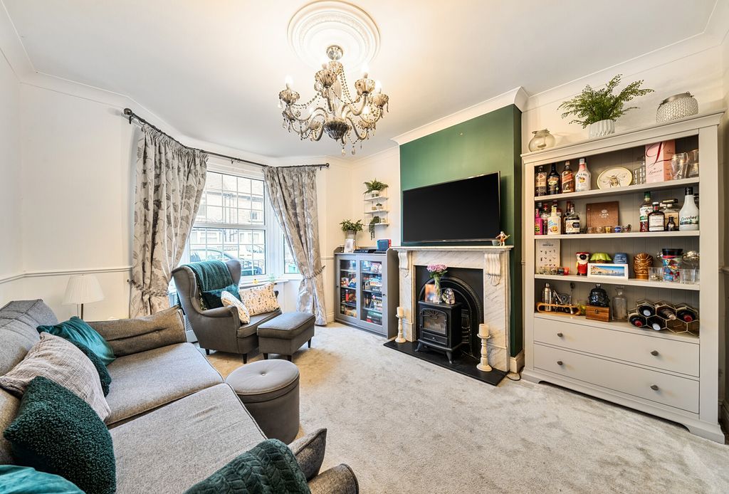 Property photo 3 of 14 1402044-17-6970De...