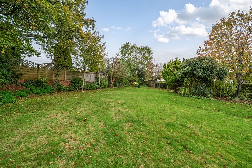 Property photo 3 of 19 Garden