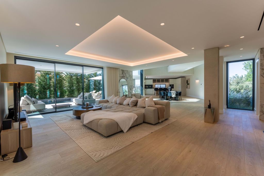 Property photo 2 of 30