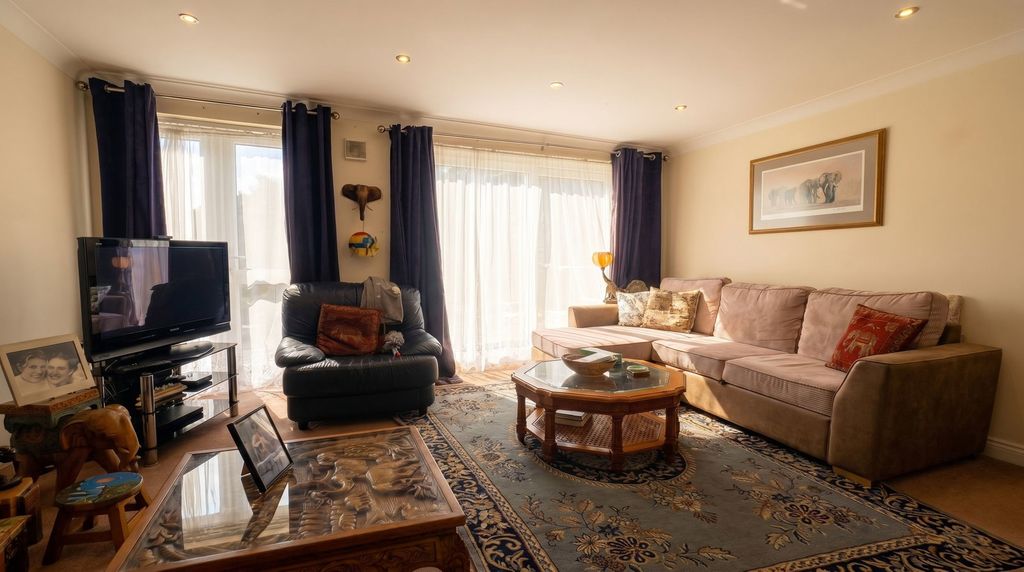 Property photo 2 of 19