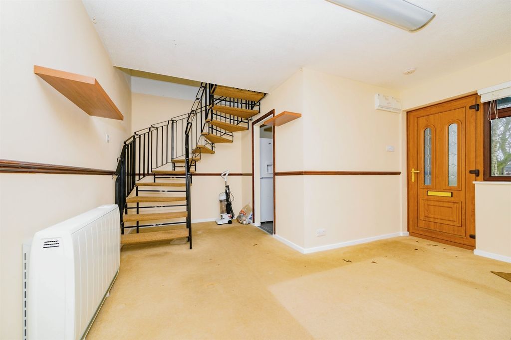 Property photo 3 of 8