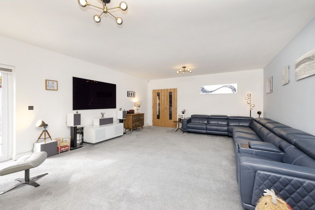 Property photo 3 of 35