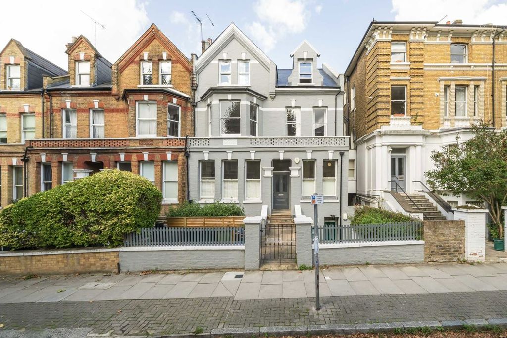 Property photo 1 of 10