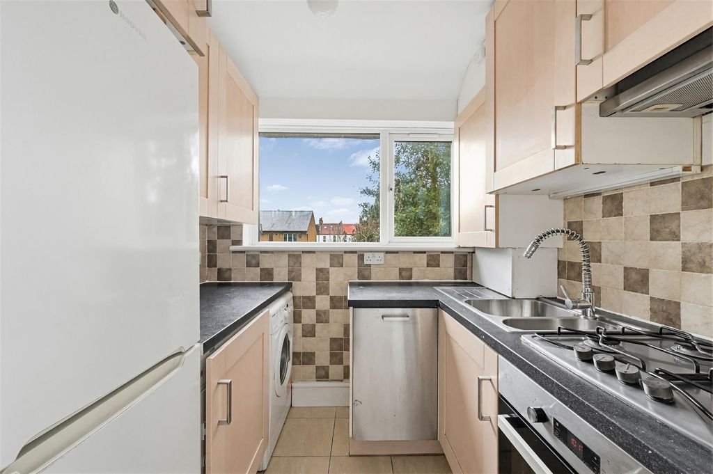 Property photo 2 of 9