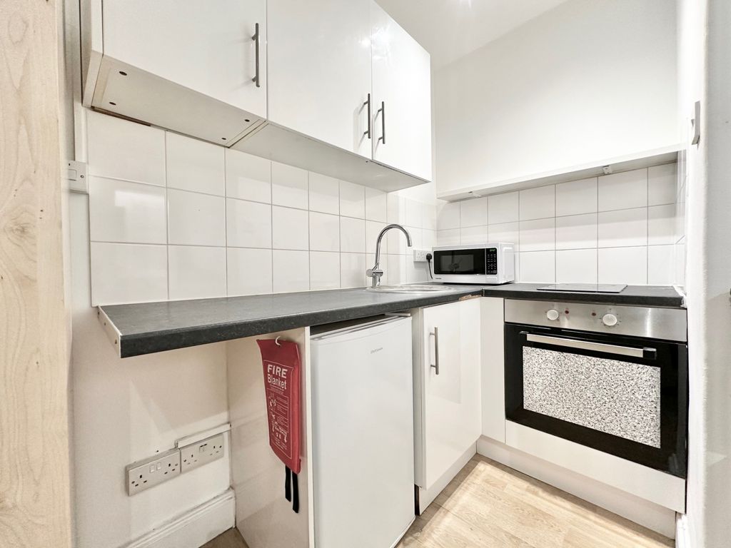 Property photo 2 of 7 Gallery